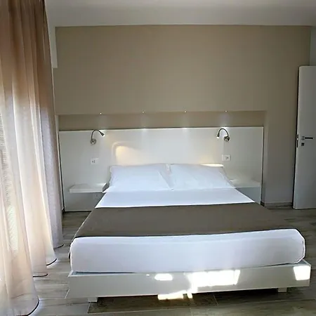 Bed & Breakfast High Definition 4*